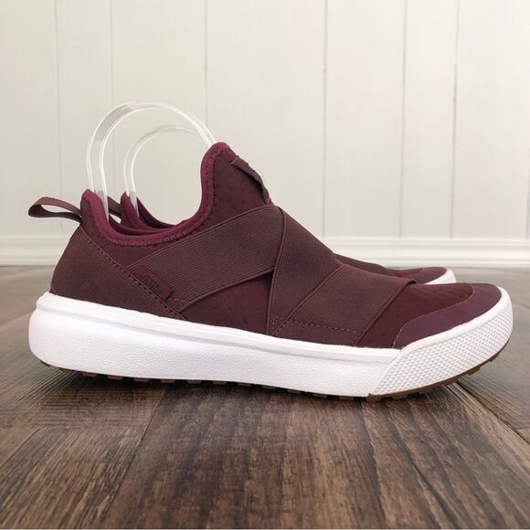 Vans Shoes - Vans Ultrarange Gore Slip On Ultracush Lite Trainer Shoe Size 7.5 Red Purple